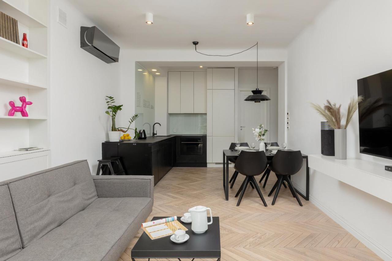 Trendy Marszalkowska With View Near Ogrod Saski By Renters Апартаменти